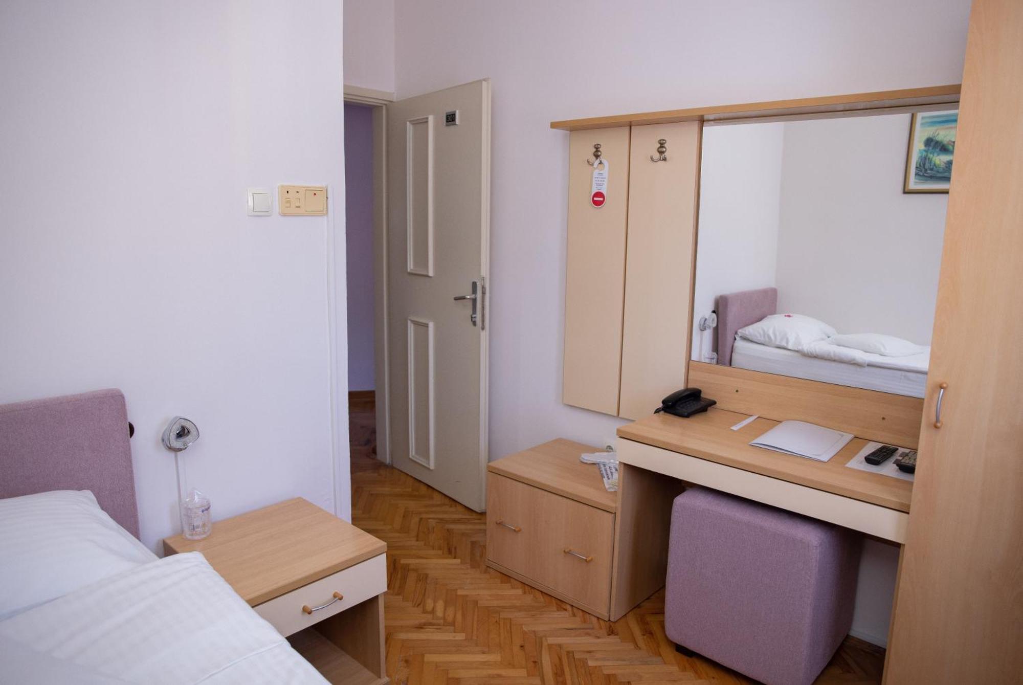 Motel New Sanatron Bosanski Novi Экстерьер фото