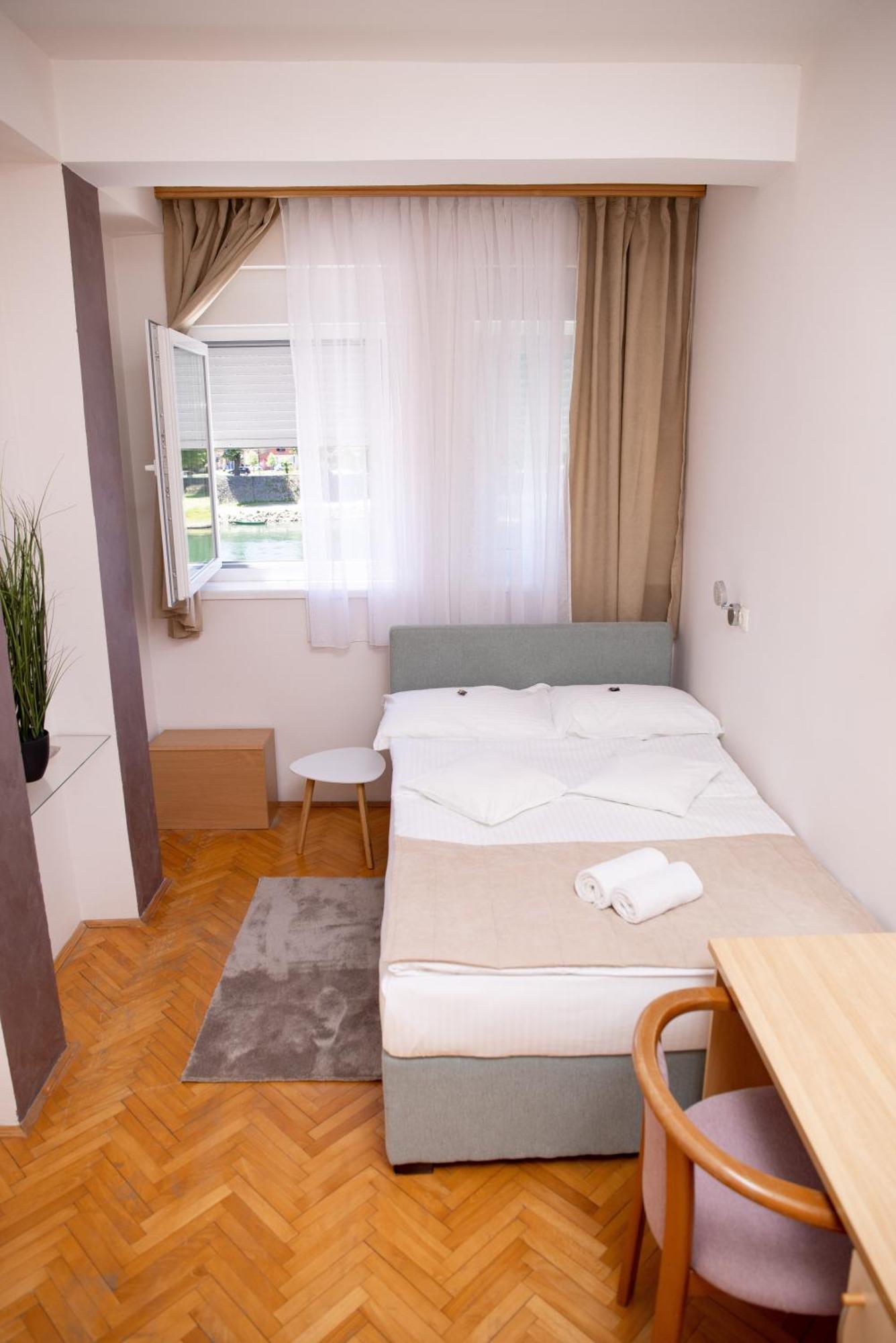 Motel New Sanatron Bosanski Novi Экстерьер фото